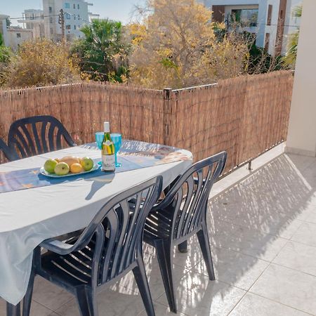Cozy 1 Bedroom Apartment In Walking Distance To The Municipal Beach Paphos Exterior photo
