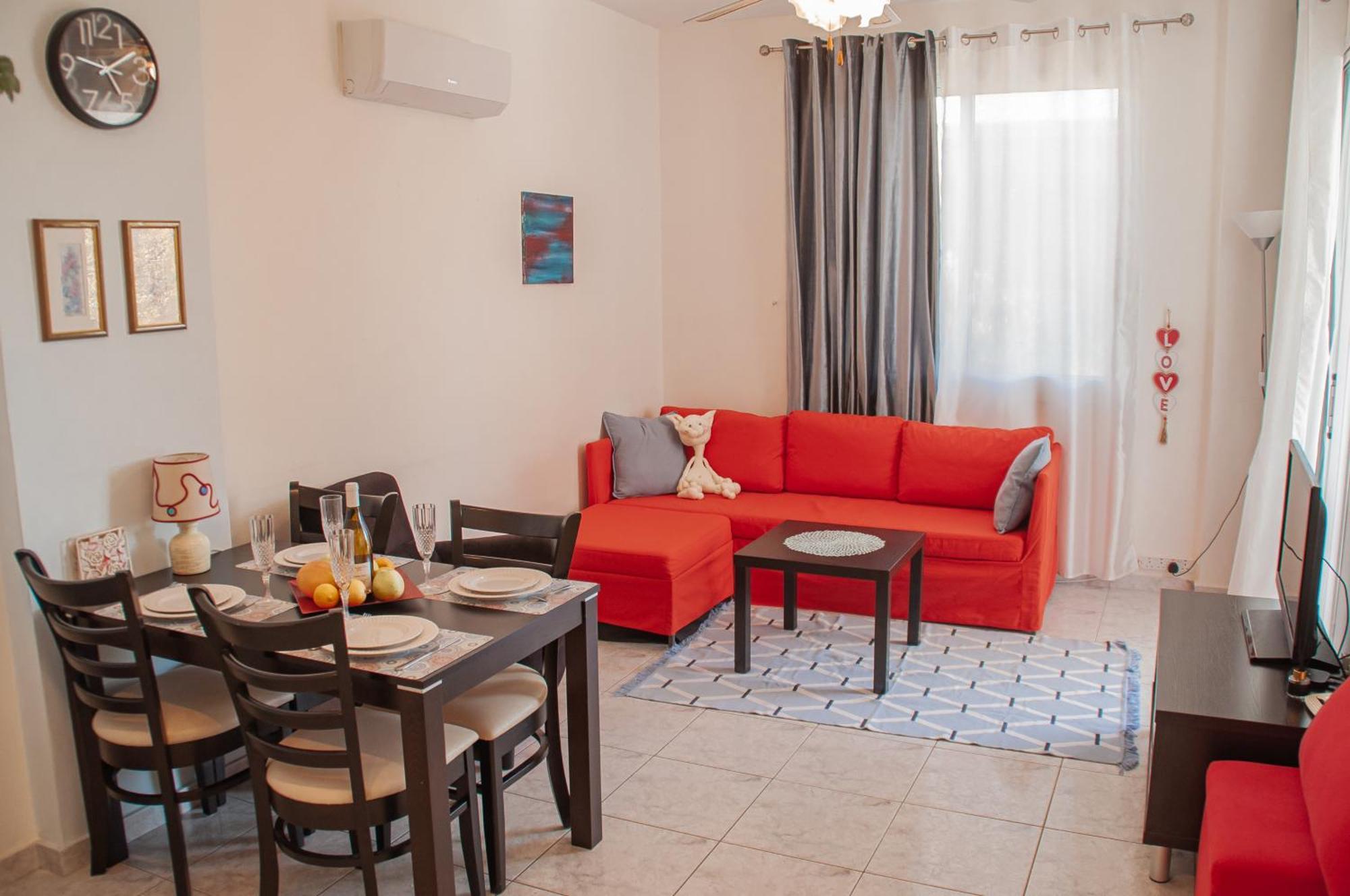 Cozy 1 Bedroom Apartment In Walking Distance To The Municipal Beach Paphos Exterior photo